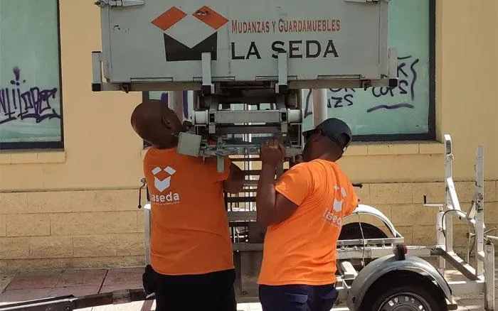 servicio grua elevadora mudanzas Cuenca servicio grua elevadora mudanzas Cuenca